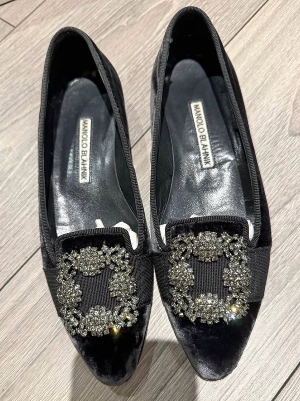 Authentic Manolo Blahnik Black Velvet Marria Flats Crystal Embellishment Sz 34